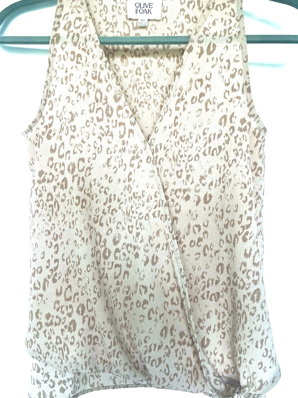 Olive & Oak Leopard Print Faux Wrap Sleeveless Women’s Top XS